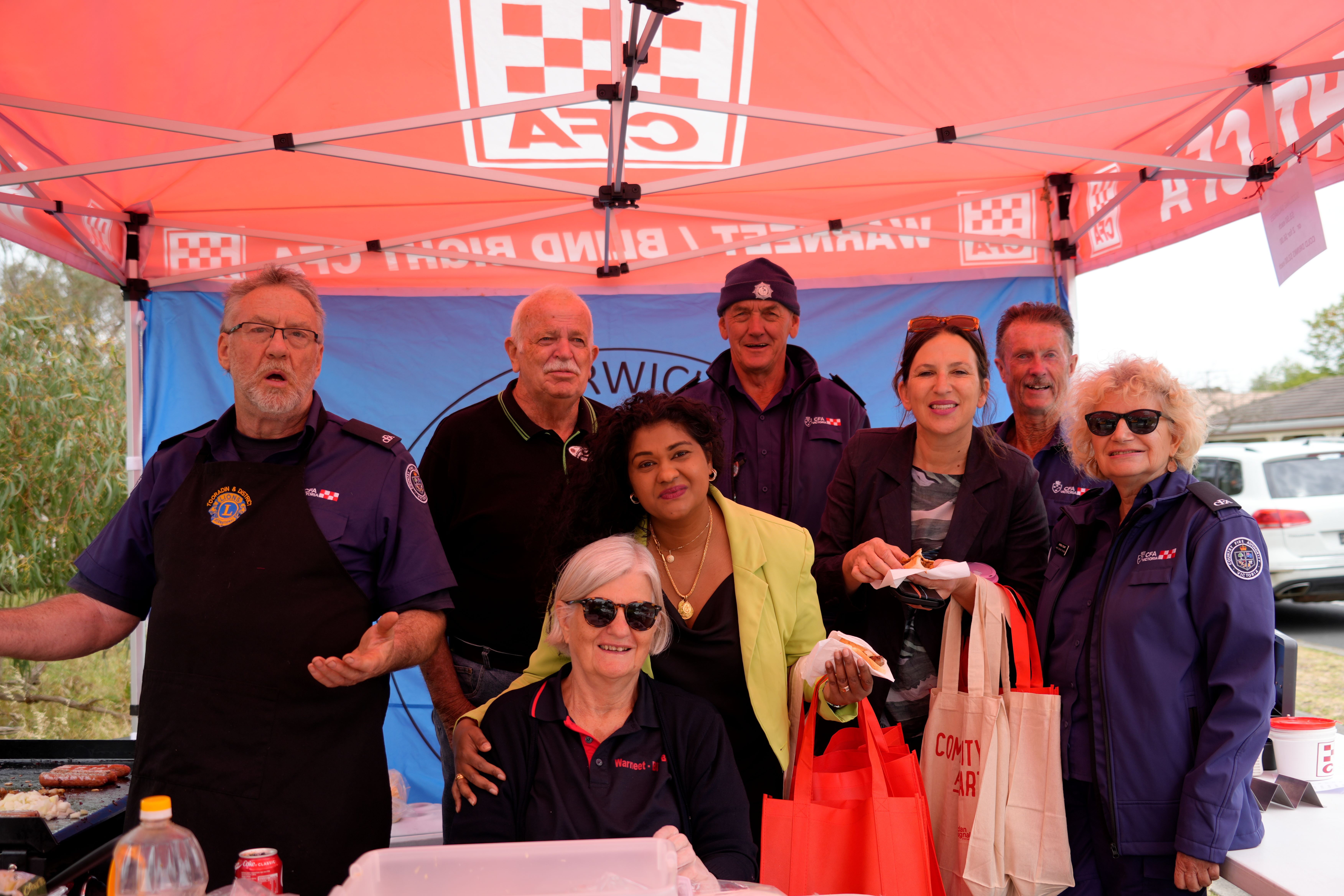 2025-26 Holt Volunteer Grants Main Image